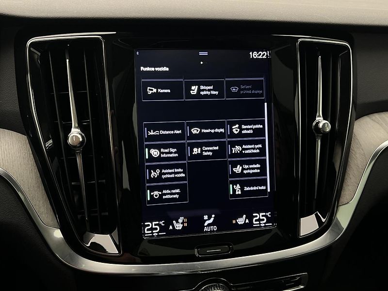 Volvo V60 T6 AWD RECHARGE INSCRIPTION  - fotka 29 z 43