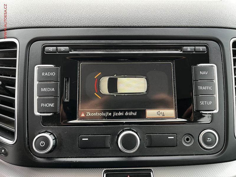 Volkswagen Sharan (2011) 2.0 TDi, Comfortline - fotka 16 z 23