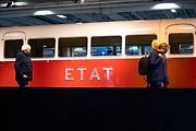 Pohled z boku na vystavený Bugatti Autorail.