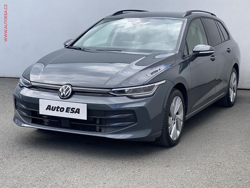 Volkswagen Golf (2024) 1.5e-TSi, ČR, Life, DSG, LED - fotka 3 z 20