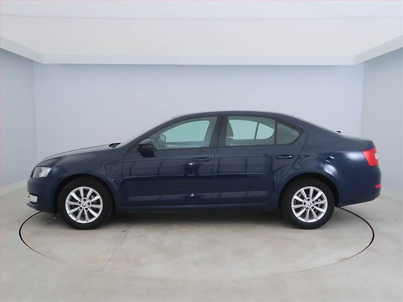 Škoda Octavia (2015) 1.6 TDI, Automat, Serv.kniha - fotka 3 z 16