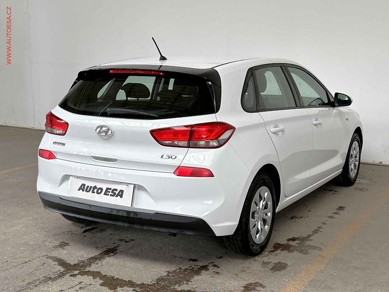 Hyundai i30 (2019) 1.4i, servis.kniha, AC - fotka 4 z 14