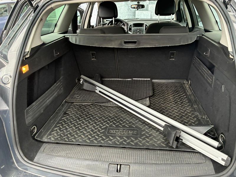 Opel Astra (2013) 2.0DCTi, 121KW, AUTOMAT - fotka 10 z 23