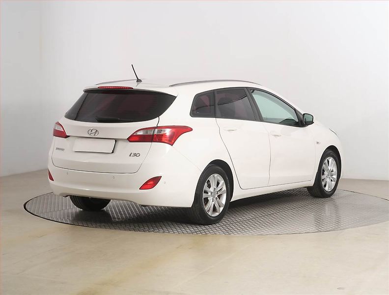 Hyundai i30 (2014) 1.6 MPI, Serv.kniha, Tempomat - fotka 5 z 16
