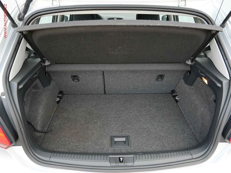 Volkswagen Polo (2013) 1.2i, servis.kniha, AC - fotka 7 z 14