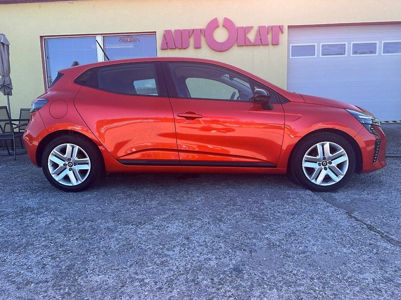 Renault Clio (2024) 1.0 TCe/1MAJ/LED/TOP/NAVI - fotka 2 z 36
