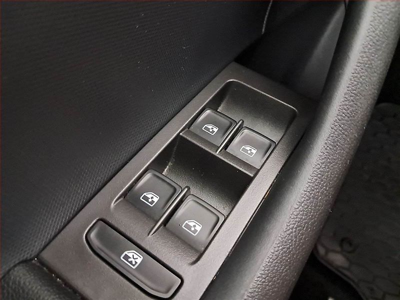Škoda Rapid (2018) Ambition 1.0 TSI, Serv.kniha - fotka 19 z 21