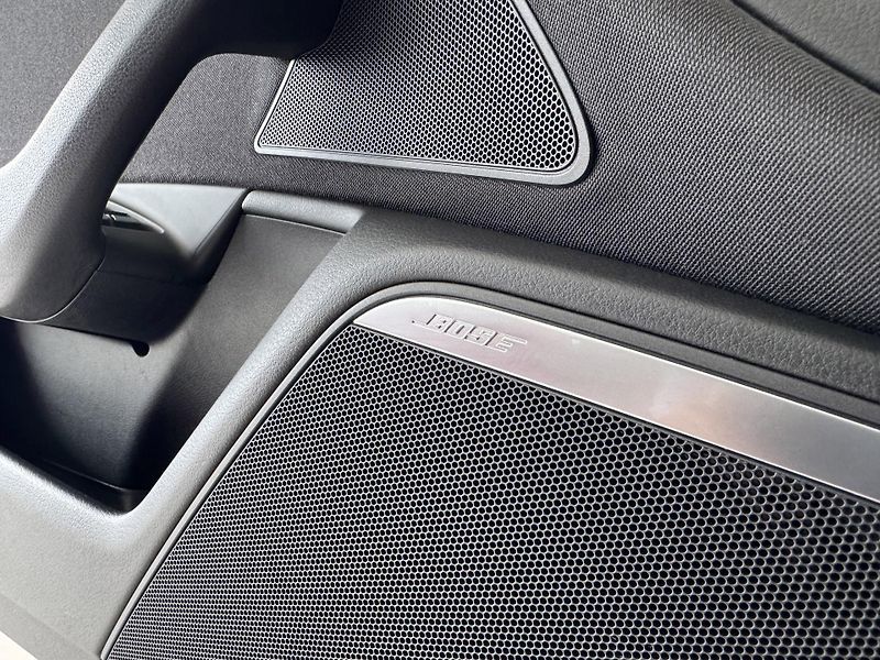 Audi A6 3,0TDI Q*180kW*NočníVidění*HUD - fotka 32 z 39