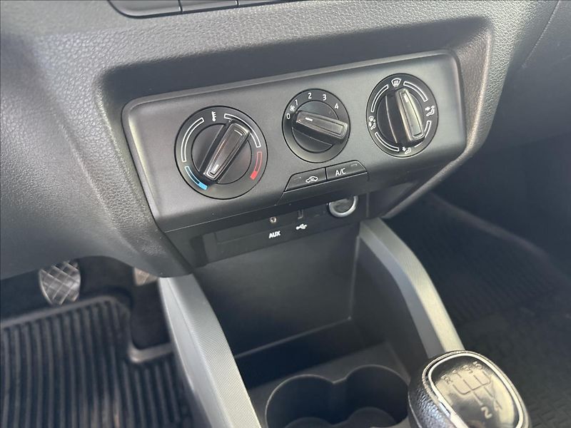 Škoda Fabia 1,2   TSI 66KW SERVISNÍ KNÍŽKA - fotka 13 z 16