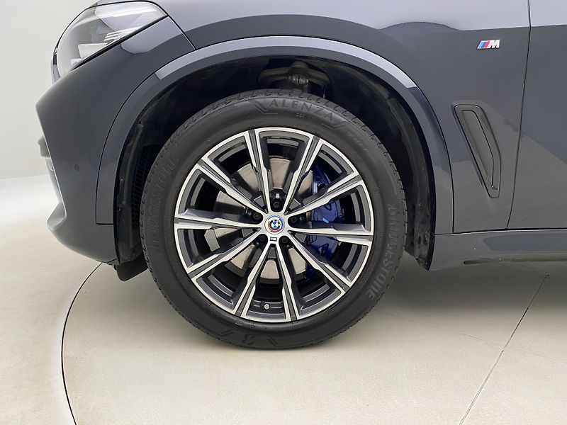 BMW X5 xDRIVE 30d M-PAKET AUT CZ - fotka 36 z 85