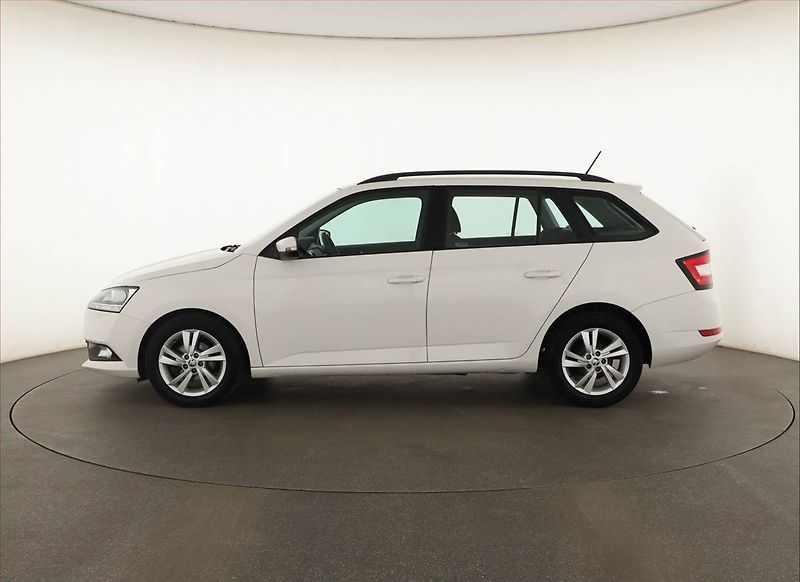 Škoda Fabia (2022) Ambition 1.0 TSI, ČR,1.maj - fotka 3 z 15