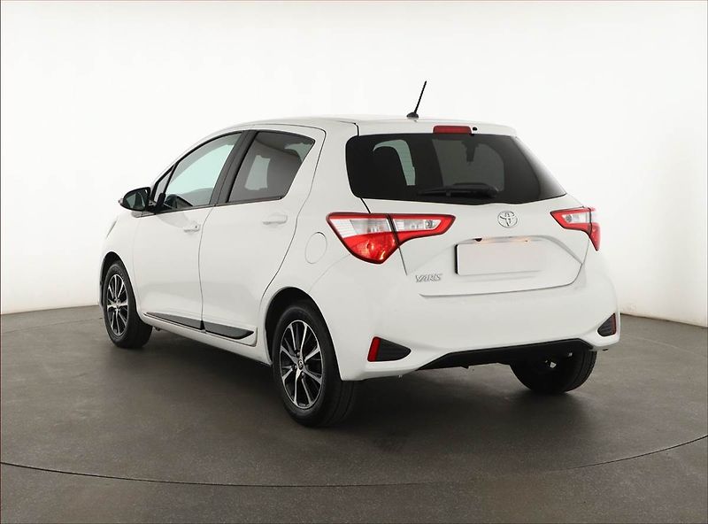 Toyota Yaris (2018) 1.5 Dual VVT-i, ČR,1.maj - fotka 4 z 18