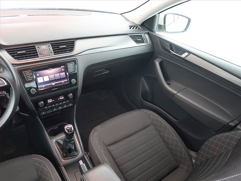 Škoda Rapid (2019) 1.0 TSI, Bi-Xenony, Tempomat - fotka 8 z 19