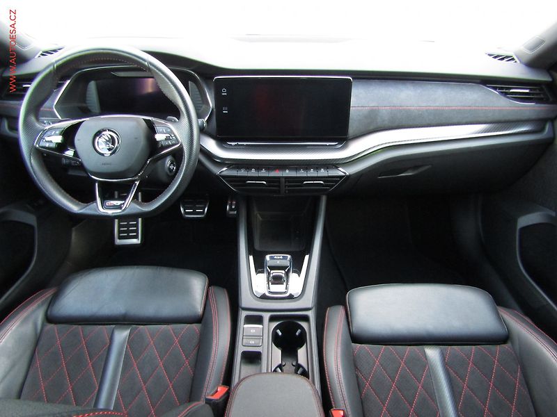 Škoda Octavia (2020) 2.0 TDi 4x4, ČR, RS, DSG, LED - fotka 8 z 22