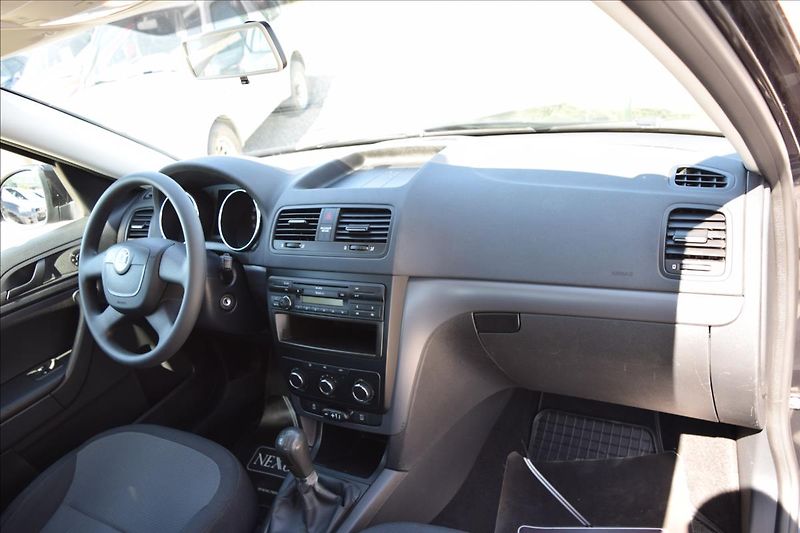Škoda Yeti 1,2 TSI 77KW NÍZKÉ KM TAŽNÉ - fotka 22 z 47