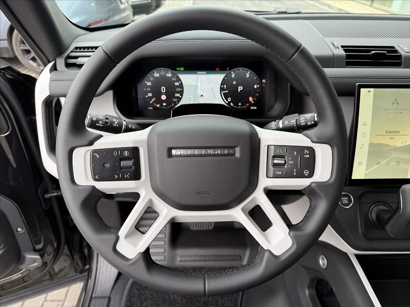 Land Rover Defender (2026) 3,0 110 S D200 - fotka 12 z 29