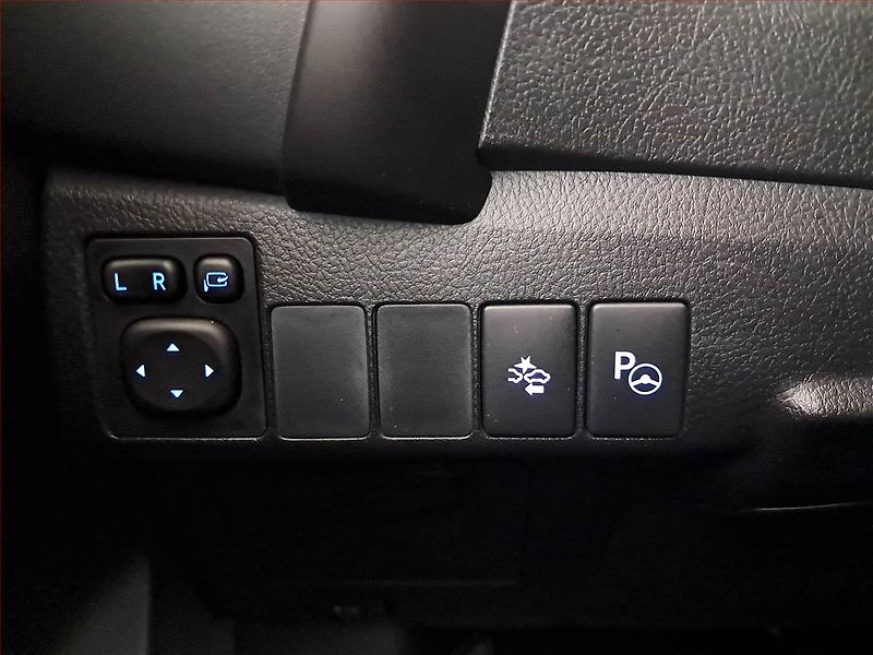 Toyota Corolla (2017) Style 1.6 Valvematic - fotka 19 z 20