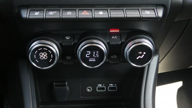 Renault Captur 1,3  TCe 140 Techno - fotka 16 z 22