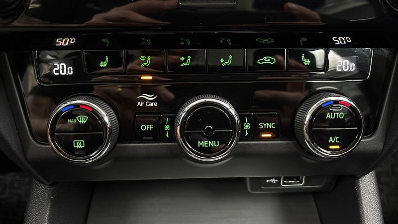Škoda Octavia 1.6 TDI Ambition Combi - fotka 13 z 24