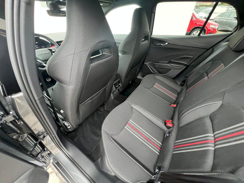 Škoda Fabia (2025) Monte Carlo 1.0 TSI 85 kW 6°ma - fotka 16 z 33