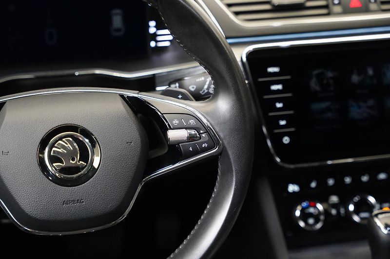 Škoda Superb - fotka 17 z 27