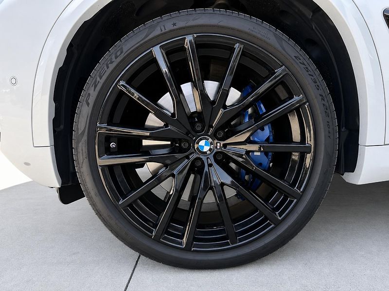 BMW X5 M60i xDrive - fotka 31 z 31