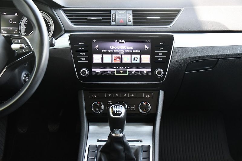 Škoda Superb 1.5TSi 110kW MT CARPLAY  - fotka 24 z 51