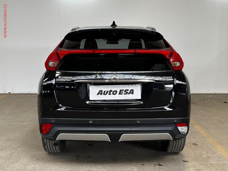 Mitsubishi Eclipse Cross (2018) 1.5 T-MIVEC, Intense - fotka 5 z 17