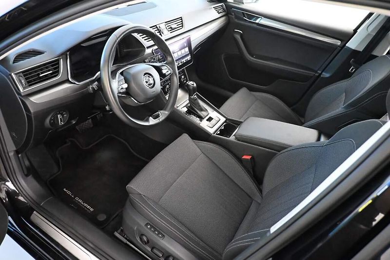 Škoda Superb (2022) 2.0 STYLE 147 KW DSG MATRIX LE - fotka 11 z 35