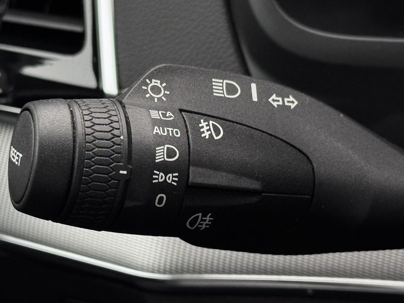 Volvo XC90 B5 AWD PLUS DARK CZ 1.maj - fotka 33 z 51