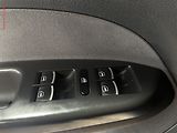 Volkswagen Touran (2011) 1.4 TSi, Comfortline, navi - náhled 11