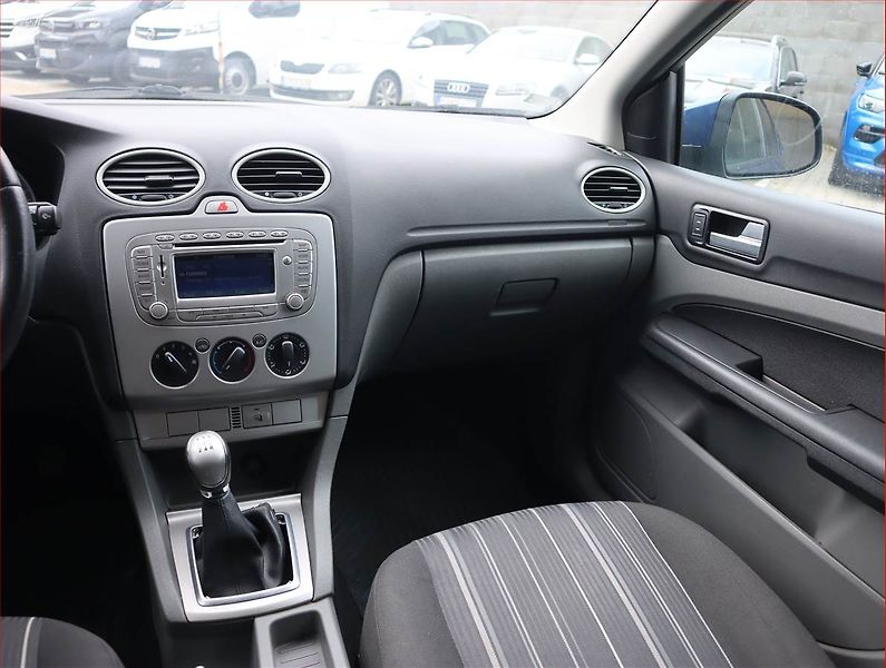 Ford Focus (2008) 1.6 TDCi, nová STK - fotka 8 z 15