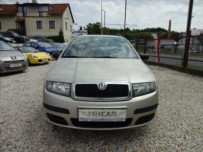 Škoda Fabia I 1,2i 47kW Combi - fotka 1 z 43