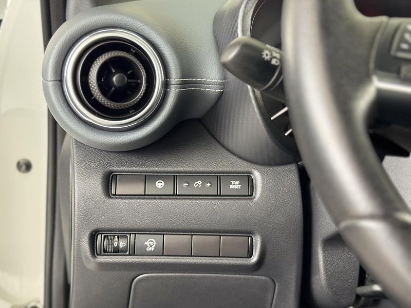 Nissan Juke 1,0DIG-T 117*AUT*TEKNA*Tažné - fotka 27 z 38