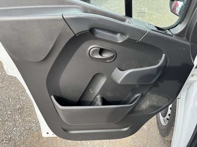 Renault Master 2.3DCi,120kw,10pal.,ČR,1.maj. - fotka 15 z 38