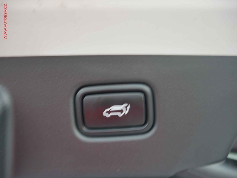 Kia Niro (2022) 1.6 GDi HEV, ČR, AT, LED - fotka 24 z 24