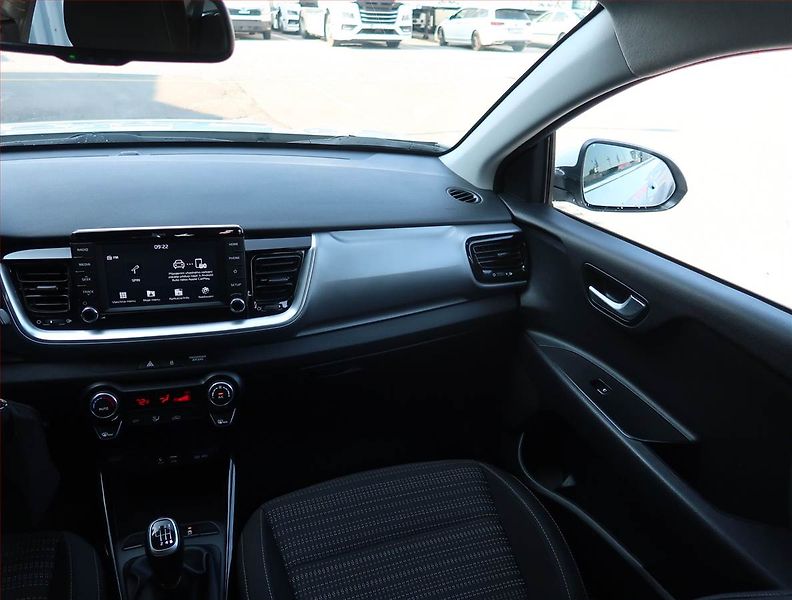 Kia Stonic (2018) 1.4 CVVT, Serv.kniha, Tempomat - fotka 8 z 20