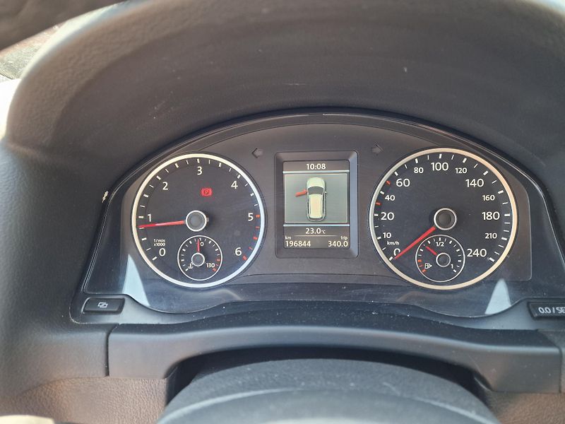 Volkswagen Tiguan 2,0TDI 125KW SPORT&STYLE 4x4 - fotka 14 z 18