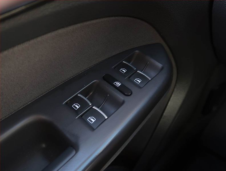 Volkswagen Touran (2014) Highline 2.0 TDI, Automat - fotka 21 z 22