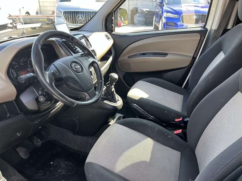 Opel Combo (2013) 1.4i 16v 70kw Klima - fotka 11 z 18