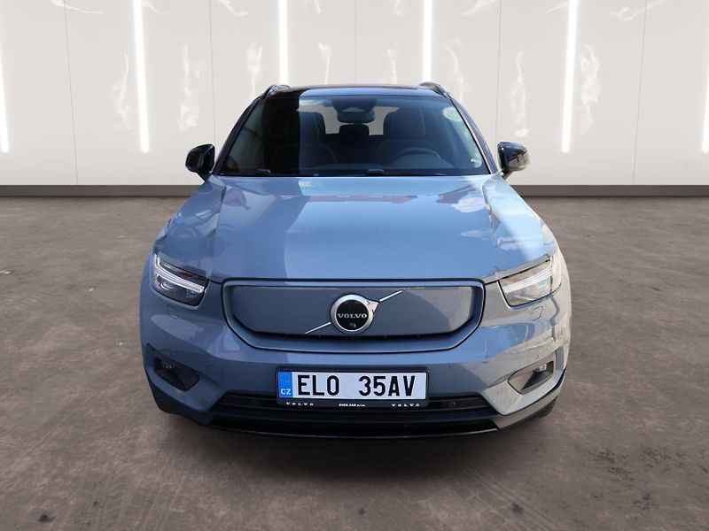 Volvo XC40 (2021) Recharge Pro, Twin motor (AWD) - fotka 6 z 25