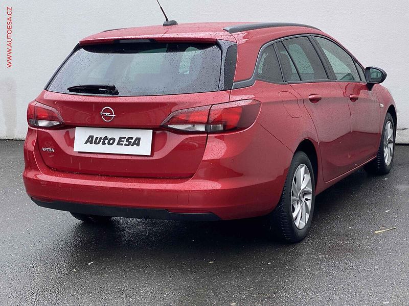 Opel Astra (2021) 1.2 T, Navi, AC - fotka 4 z 18
