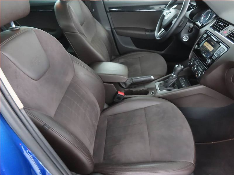 Škoda Octavia (2015) Laurin&Klement 2.0 TDI, 4X4 - fotka 9 z 20