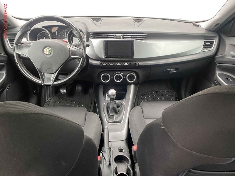 Alfa Romeo Giulietta (2013) 1.6 D, AC, park.asist - fotka 8 z 14