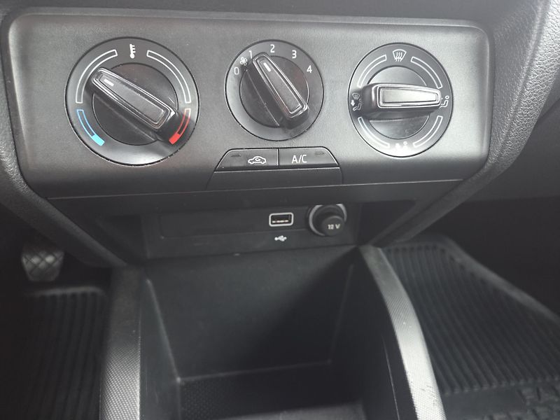 Škoda Fabia (2021) 1.0 TSI 70 kW, 125 let, CZ,DPH - fotka 23 z 25