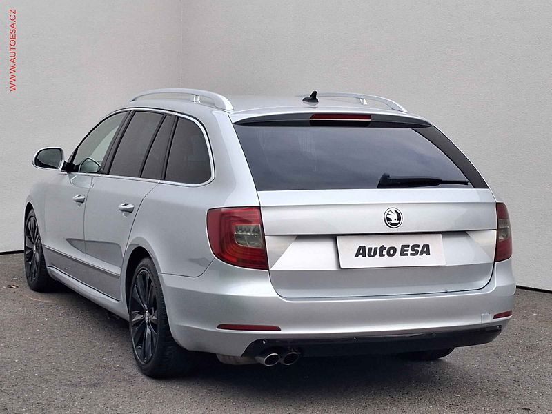 Škoda Superb (2014) 2.0 TDi, Elegance, DSG, bixen - fotka 6 z 18