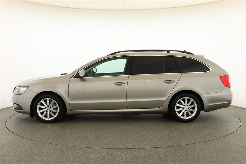 Škoda Superb (2013) 1.6 TDI, Tempomat - fotka 3 z 18
