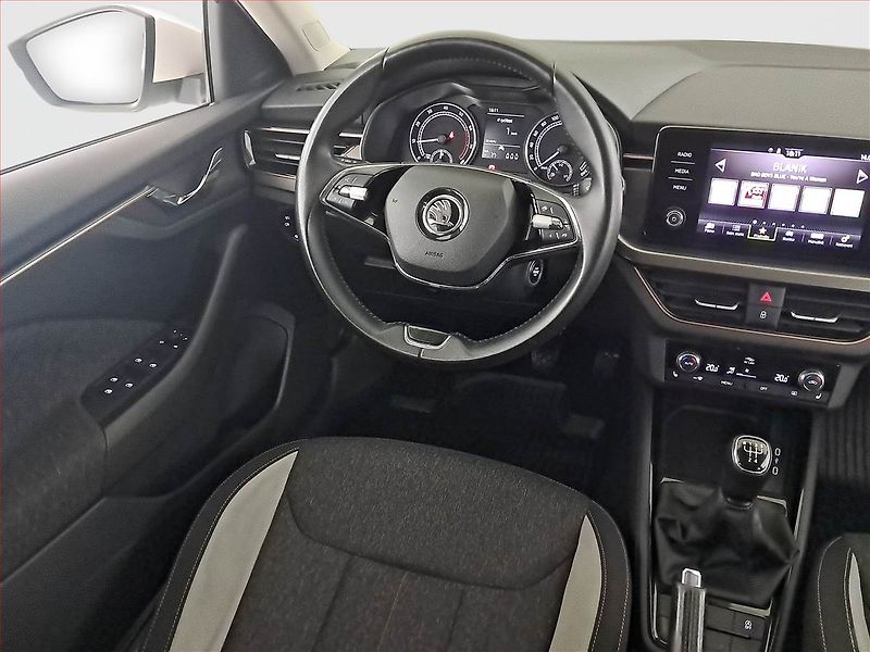 Škoda Scala (2023) Style 1.0 TSI, ČR,1.maj - fotka 7 z 16