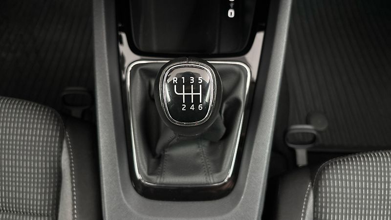 Škoda Octavia 2.0 TDI Ambition - fotka 21 z 24
