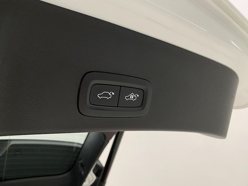 Volvo XC40 PURE ELECTRIC RECHARGE CORE  - fotka 31 z 55